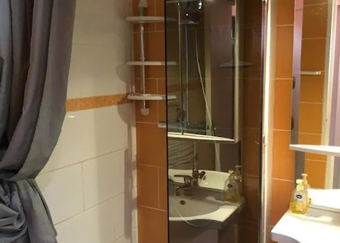 Calme Climatise Avec Parking Proche Centre Et Pour 4 Pers - Fr-1-607-234 *